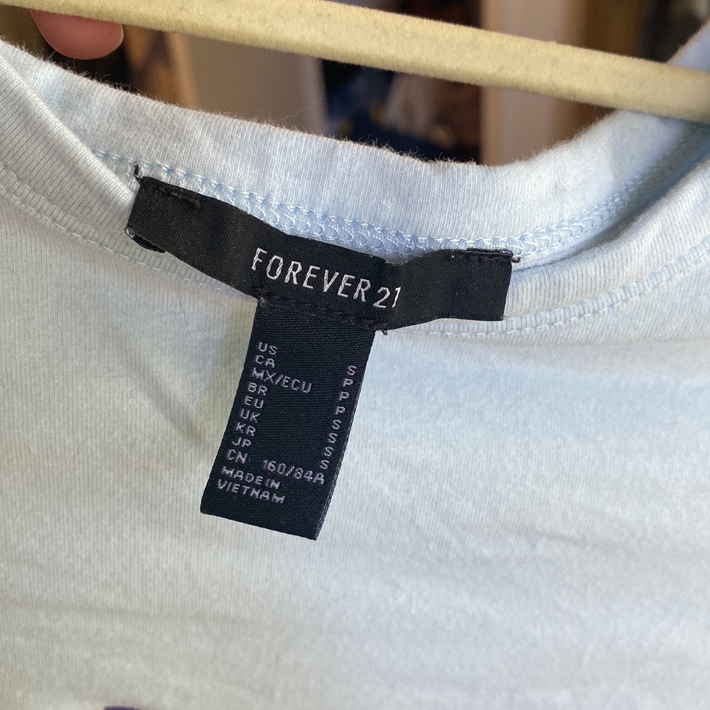 Cropped butterfly tshirt - Picture 3 of 3